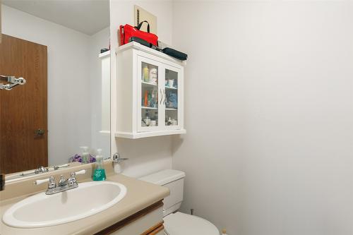 807-737 Leon Avenue, Kelowna, BC - Indoor Photo Showing Bathroom