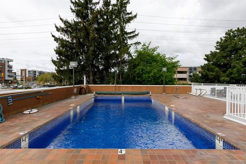 807-737 Leon Avenue, Kelowna, BC - Outdoor With Balcony With Facade