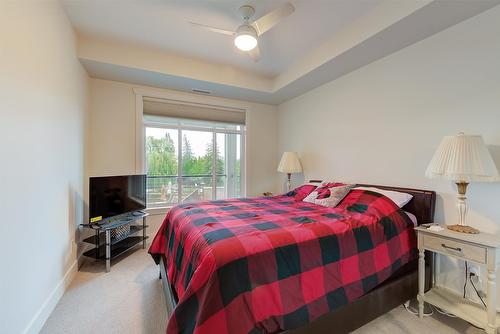 311-3865 Truswell Road, Kelowna, BC - Indoor Photo Showing Bedroom