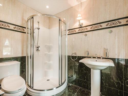 Salle de bains - 334 Rue James-Shaw, Beaconsfield, QC - Indoor Photo Showing Bathroom