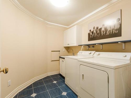 Salle de lavage - 334 Rue James-Shaw, Beaconsfield, QC - Indoor Photo Showing Laundry Room