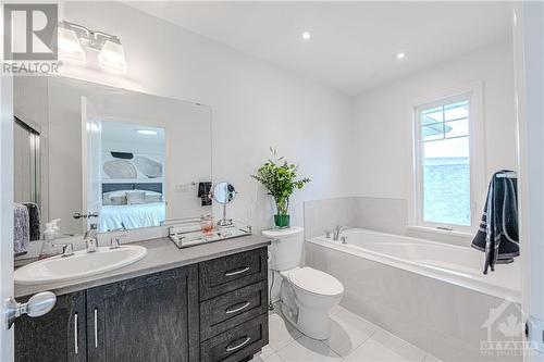 Primary Bath - 519 Kilspindie Ridge, Ottawa, ON - Indoor Photo Showing Bathroom