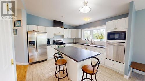 9885 73 Avenue, Fort St. John, BC - Indoor Photo Showing Kitchen