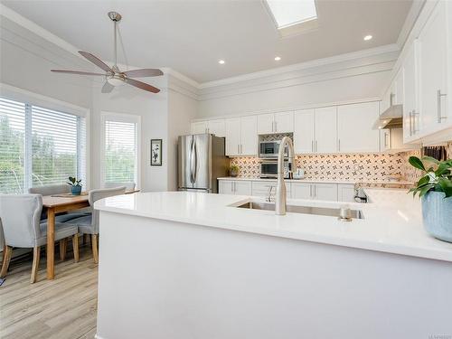 321-405 Quebec St, Victoria, BC - Indoor Photo Showing Kitchen With Upgraded Kitchen
