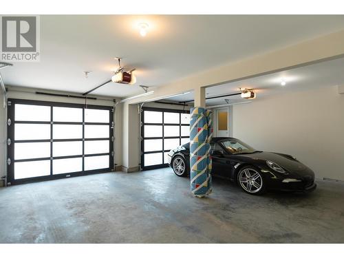 1500 Holland  Street, Nelson, BC - Indoor Photo Showing Garage