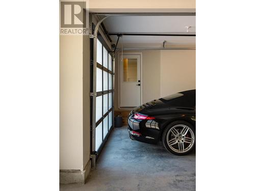 1500 Holland  Street, Nelson, BC - Indoor Photo Showing Garage