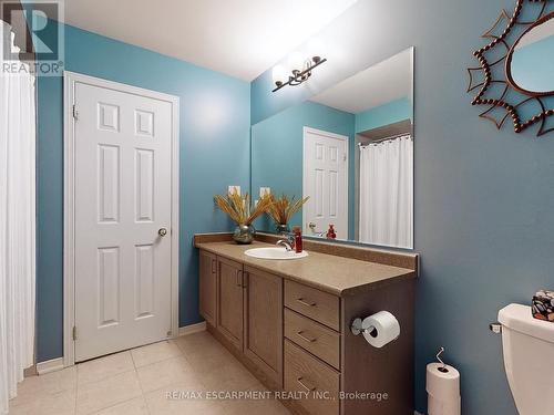 112 Burke Street, Hamilton, ON - Indoor Photo Showing Bathroom