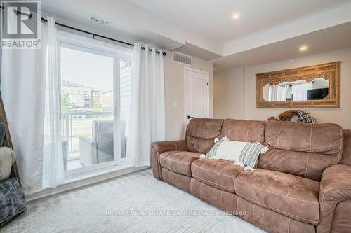 1598 Fischer Hallman Road, Kitchener, ON - Indoor Photo Showing Living Room