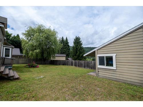 1887 Kootenay Lane, Fruitvale, BC - Outdoor