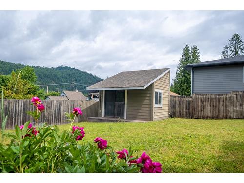 1887 Kootenay Lane, Fruitvale, BC - Outdoor