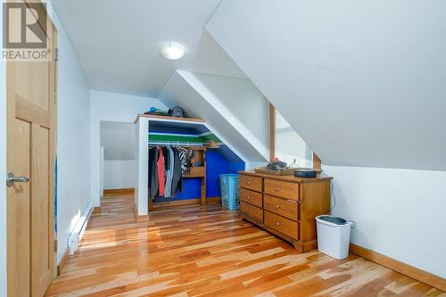 1887 Kootenay Lane, Fruitvale, BC - Indoor Photo Showing Other Room