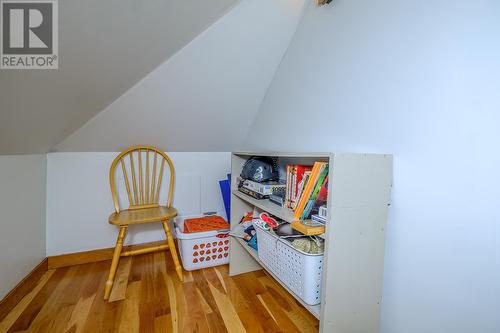 1887 Kootenay Lane, Fruitvale, BC - Indoor Photo Showing Other Room