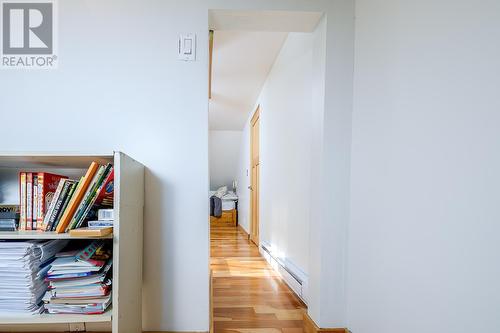 1887 Kootenay Lane, Fruitvale, BC - Indoor Photo Showing Other Room