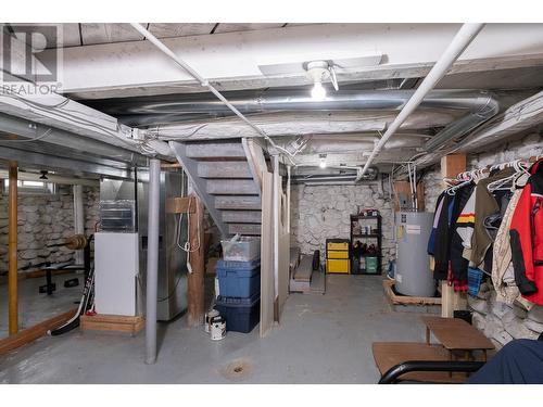 1887 Kootenay Lane, Fruitvale, BC - Indoor Photo Showing Basement