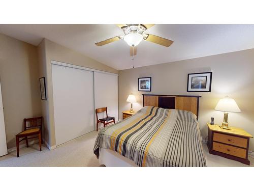 1012 11Th Avenue N, Creston, BC - Indoor Photo Showing Bedroom
