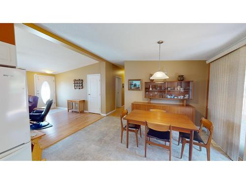 1012 11Th Avenue N, Creston, BC - Indoor Photo Showing Dining Room
