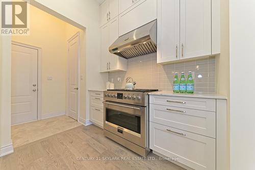 2404 Edward Leaver Trail, Oakville, ON - Indoor Photo Showing Kitchen With Upgraded Kitchen