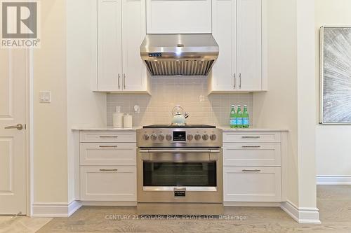 2404 Edward Leaver Trail, Oakville (Glen Abbey), ON - Indoor Photo Showing Kitchen