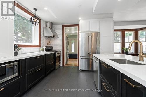 24 Ellen Street, Brampton, ON - Indoor Photo Showing Kitchen With Upgraded Kitchen