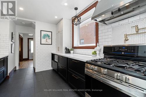 24 Ellen Street, Brampton, ON - Indoor Photo Showing Kitchen