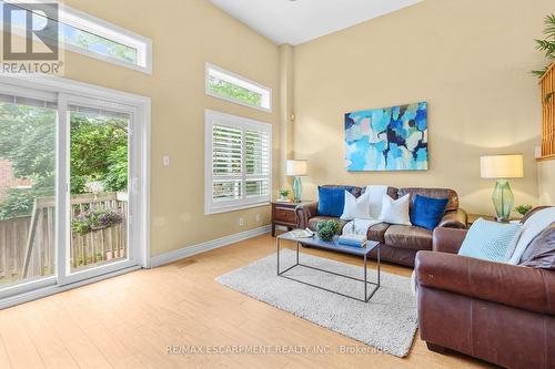 26 - 6060 Snowy Owl Crescent, Mississauga, ON - Indoor Photo Showing Living Room
