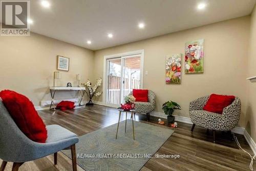 7 Grand Rapids Square, Brampton, ON - Indoor Photo Showing Living Room