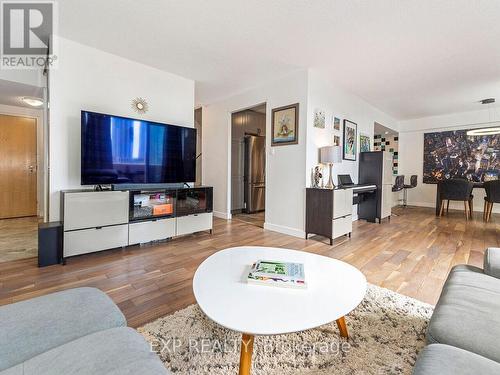 314 - 60 Southport Street, Toronto, ON - Indoor Photo Showing Living Room