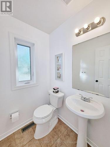 137 Van Scott Drive, Brampton, ON - Indoor Photo Showing Bathroom