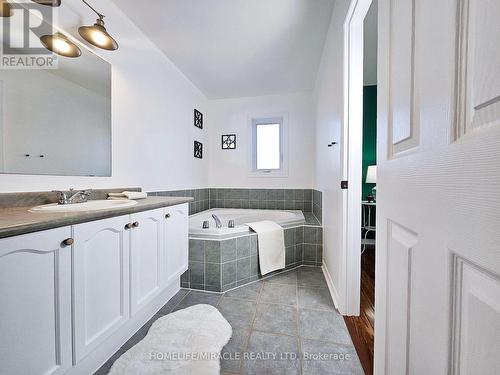 137 Van Scott Drive, Brampton, ON - Indoor Photo Showing Bathroom