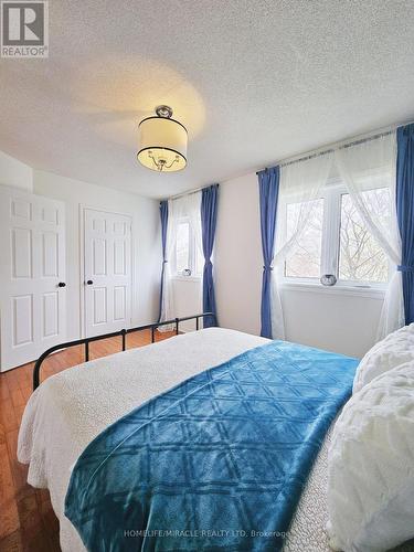 137 Van Scott Drive, Brampton, ON - Indoor Photo Showing Bedroom