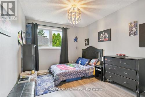 20 Iris Crescent, Brampton, ON - Indoor Photo Showing Bedroom