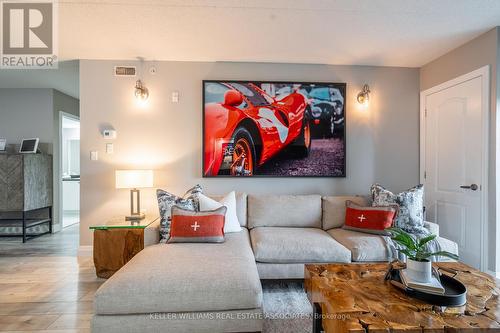 305 - 1470 Main Street E, Milton, ON - Indoor Photo Showing Living Room