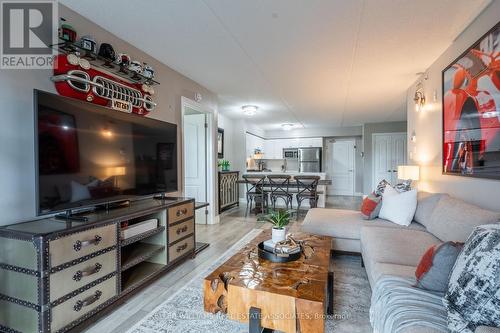 305 - 1470 Main Street E, Milton, ON - Indoor Photo Showing Living Room