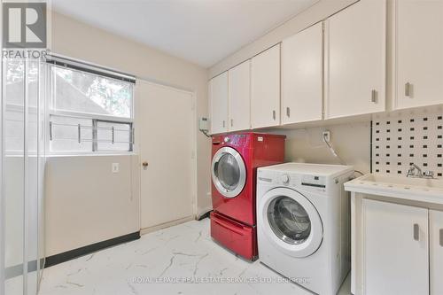 19 Ridgegate Crescent, Toronto, ON - Indoor Photo Showing Laundry Room