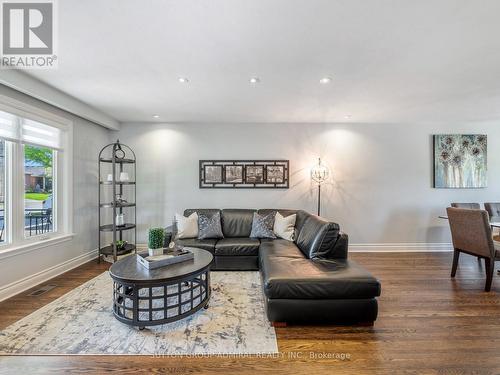 54 Exbury Road, Toronto, ON - Indoor Photo Showing Living Room