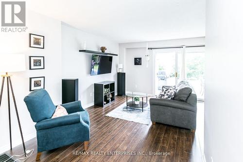 6969 Pamplona Mews, Mississauga, ON - Indoor Photo Showing Living Room With Fireplace