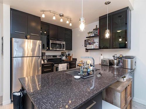445-2871 Jacklin Rd, Langford, BC - Indoor Photo Showing Kitchen With Upgraded Kitchen
