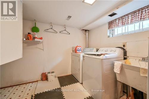 160 East 16Th Street, Hamilton, ON - Indoor Photo Showing Laundry Room
