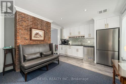 415 Regent Street, Niagara-On-The-Lake, ON - Indoor Photo Showing Kitchen