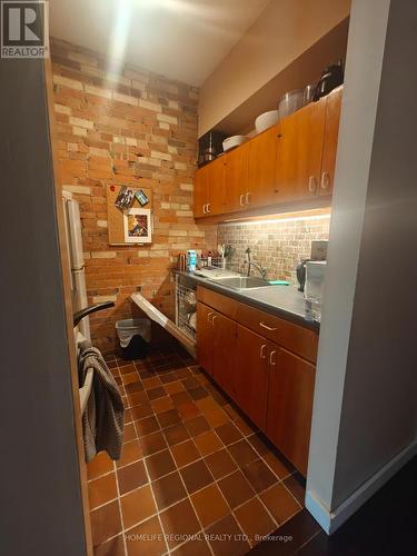 130 Shuter Street, Toronto (Moss Park), ON - Indoor Photo Showing Kitchen