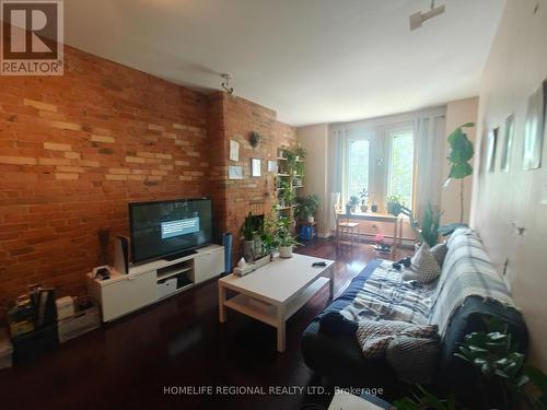 130 Shuter Street, Toronto (Moss Park), ON - Indoor Photo Showing Living Room With Fireplace