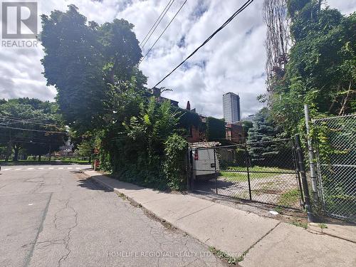 130 Shuter Street, Toronto (Moss Park), ON - Outdoor