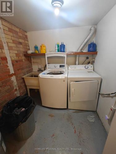 130 Shuter Street, Toronto, ON - Indoor Photo Showing Laundry Room