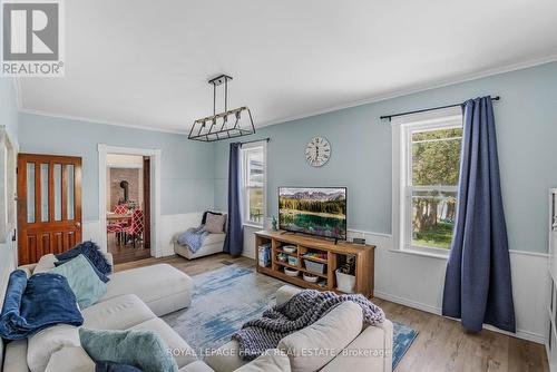 2090 Burnbrae Road, Trent Hills, ON - Indoor Photo Showing Living Room