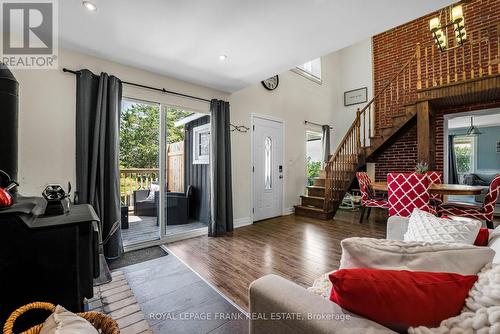 2090 Burnbrae Road, Trent Hills, ON - Indoor Photo Showing Living Room