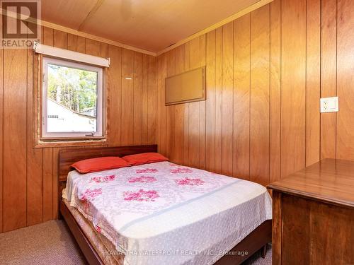 6 Saturn Lane, Kawartha Lakes, ON - Indoor Photo Showing Bedroom
