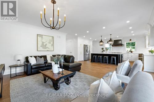 6601 Jamieson Road, Port Hope, ON - Indoor Photo Showing Living Room