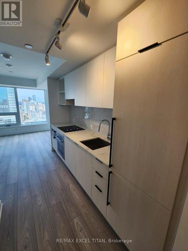3609 - 82 Dalhousie Street, Toronto, ON - Indoor Photo Showing Kitchen