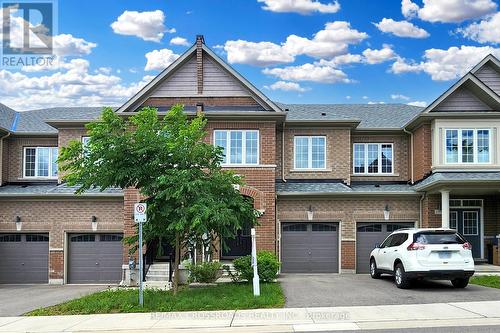 135 Knott End Crescent, Newmarket (Glenway Estates), ON - Outdoor With Facade