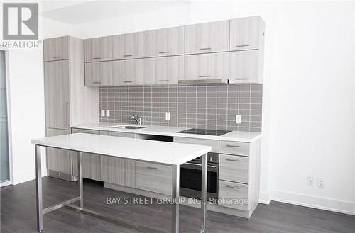 301 - 180 Enterprise Boulevard, Markham, ON - Indoor Photo Showing Kitchen